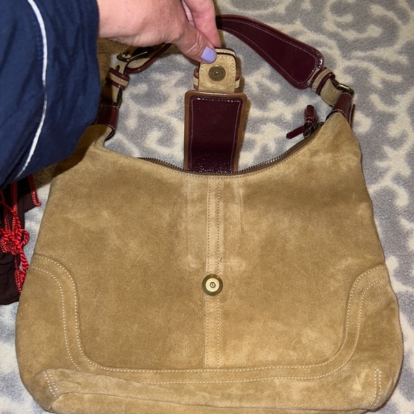 🤎Coach🤎 NWOT GORGEOUS 100% suede tan hobo bag. Never used! - Picture 6 of 12